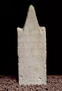 Estela votiva con un elefante, de Cartago, siglo III-II a.C. (piedra caliza)